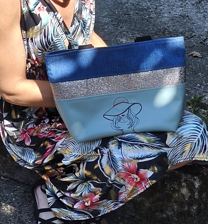 Sac panama brodé 50 €